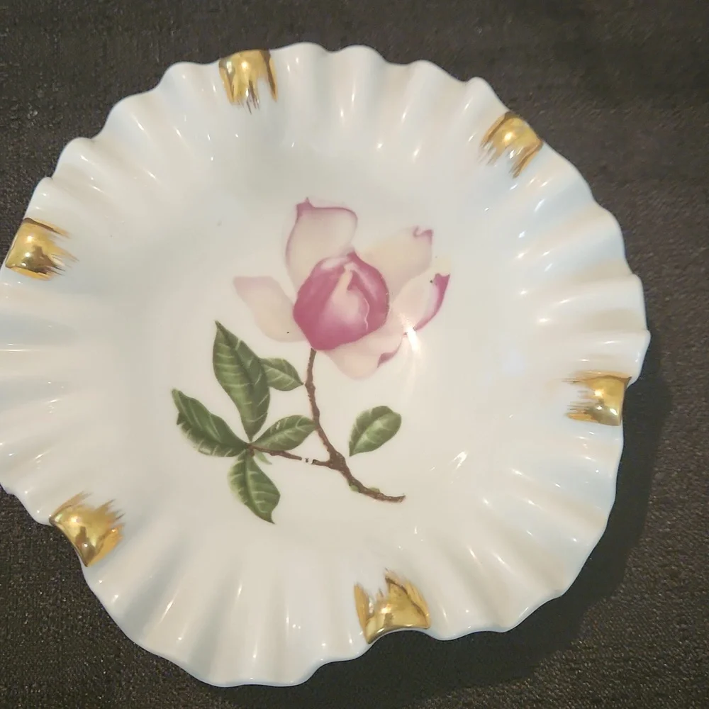 VINTAGE MITTERTEICH BAVARIA ROSE GERMAN RUFFLED TRINKET DISH/ASHTRAY. #6129O35.